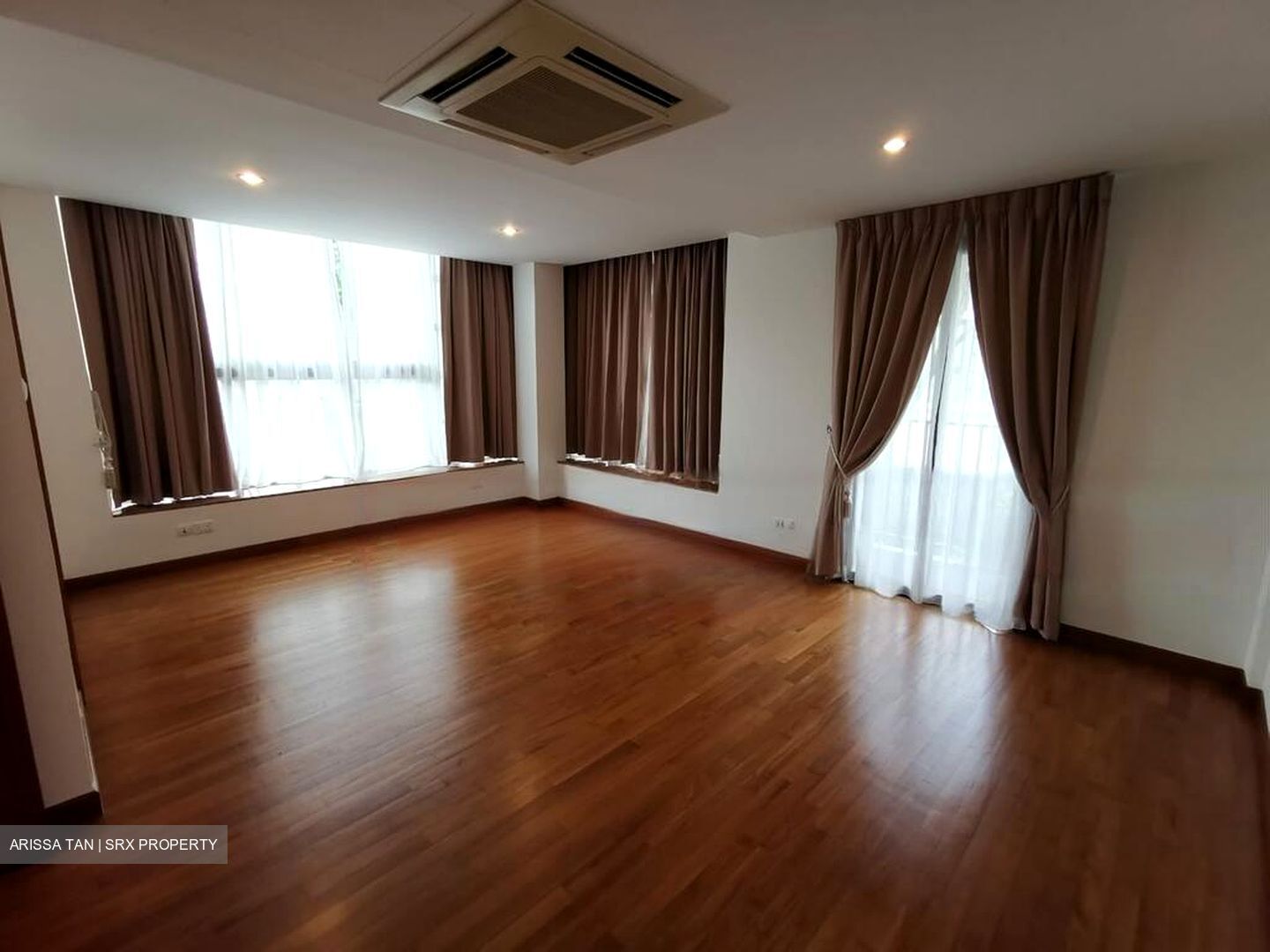 Lornie Road (D11), Terrace #484465801